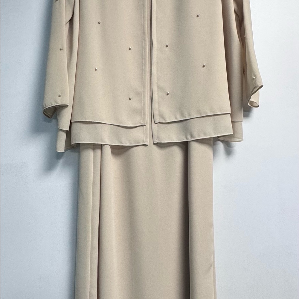 Elegant Cream Women's Skirt Set